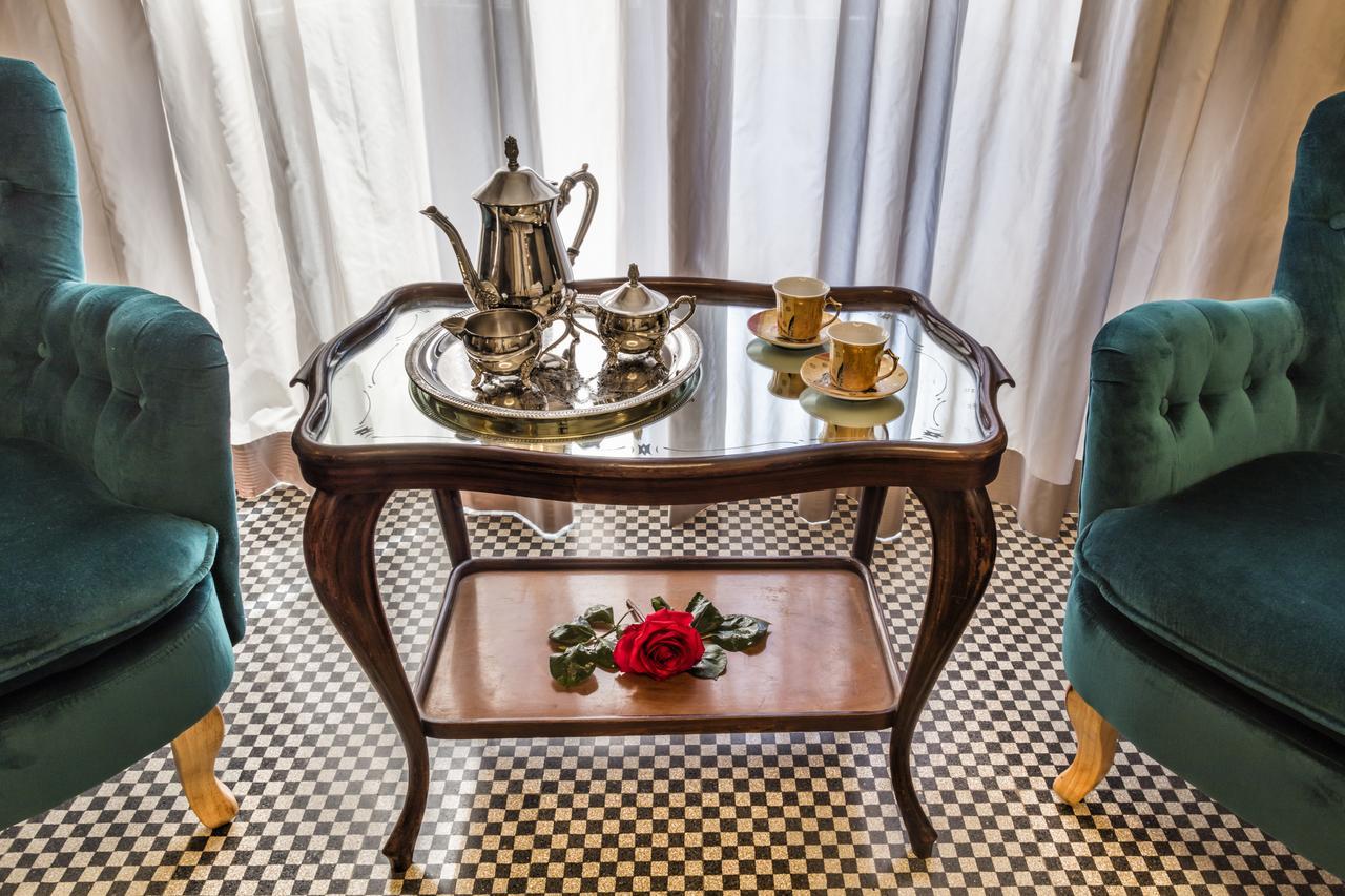 ミラッツォ マンツォーニ 46 オスピタリタ シチリアーナ Bed & Breakfast エクステリア 写真